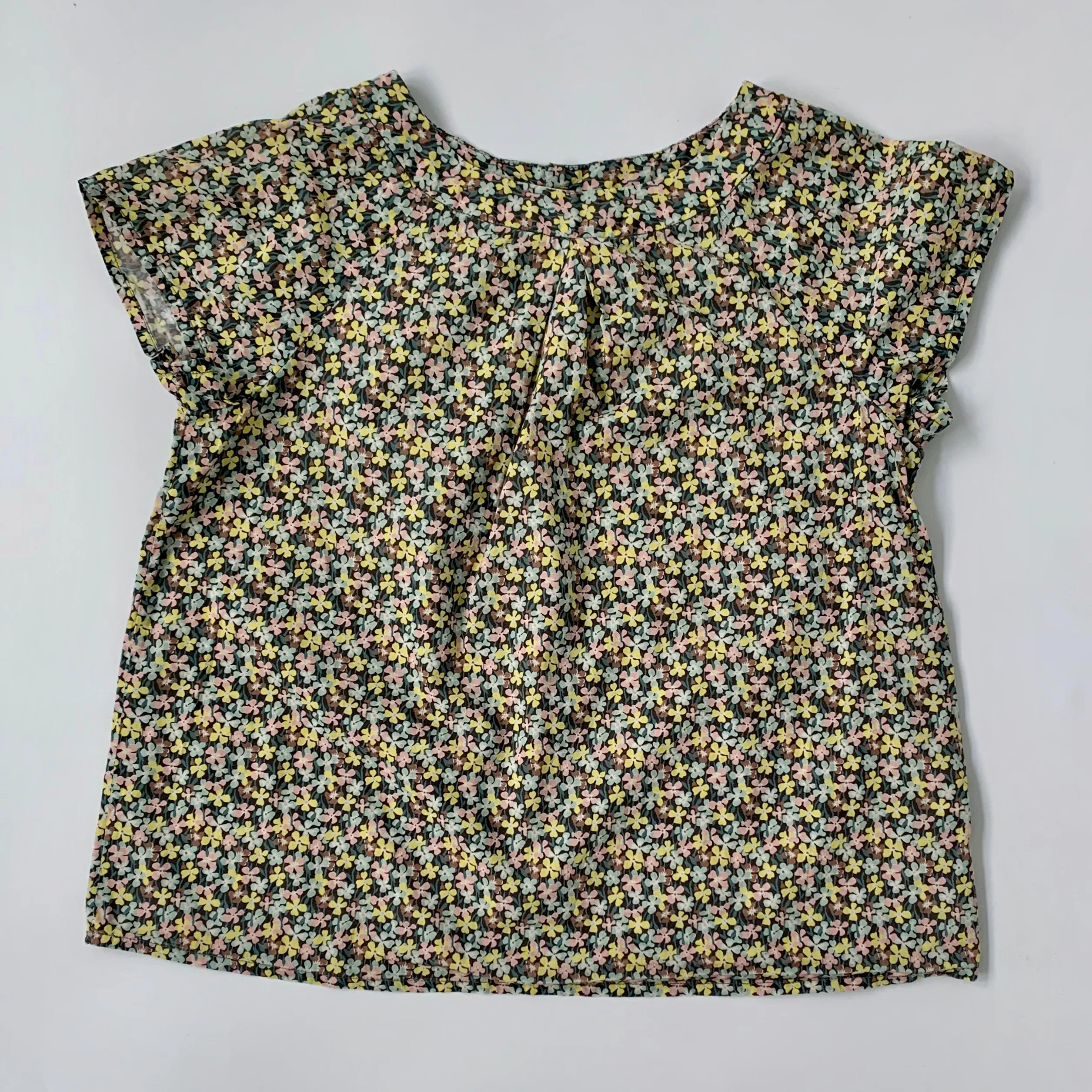 Bonpoint Yellow Toned Short Sleeve Liberty Print Blouse: 8 Years